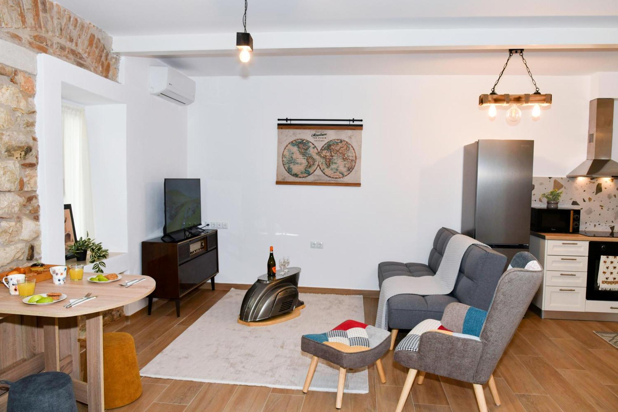 Captain Theo'S Modern Apartment Maria Lefkímmi Eksteriør billede