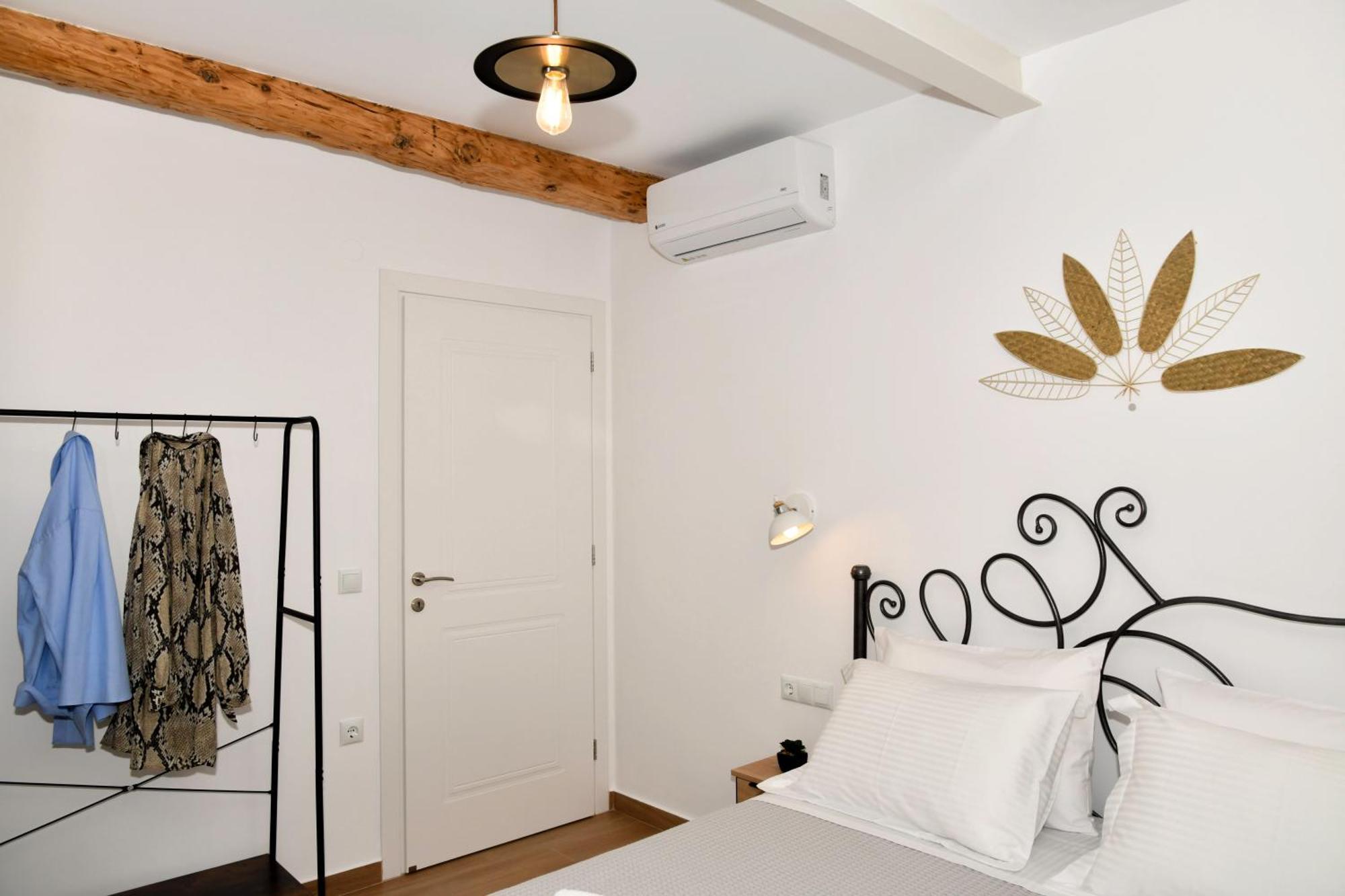 Captain Theo'S Modern Apartment Maria Lefkímmi Eksteriør billede