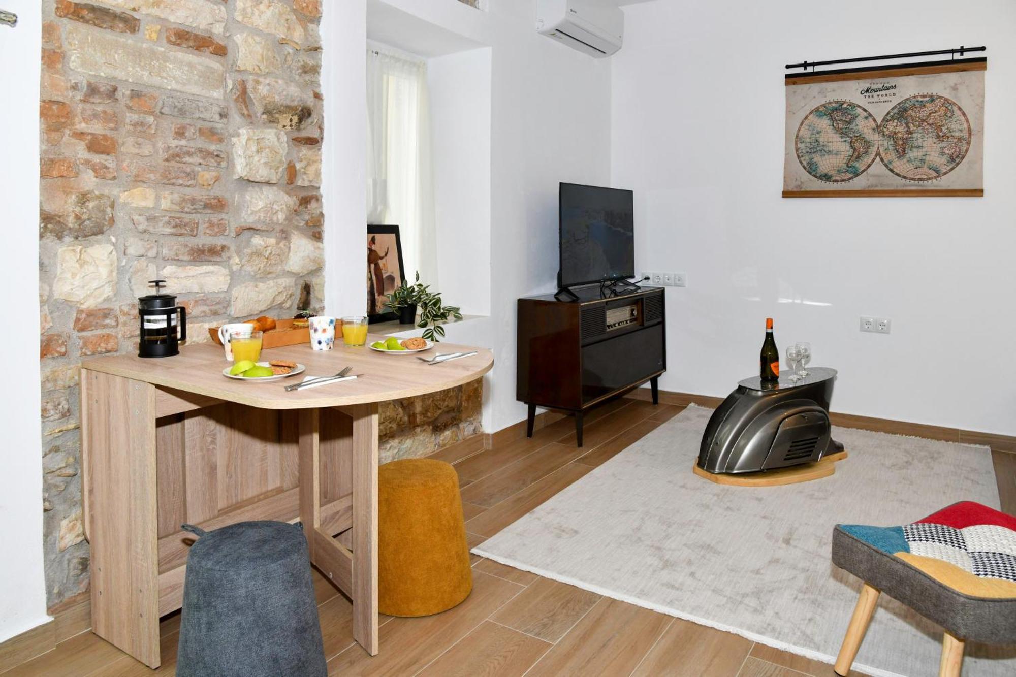 Captain Theo'S Modern Apartment Maria Lefkímmi Eksteriør billede