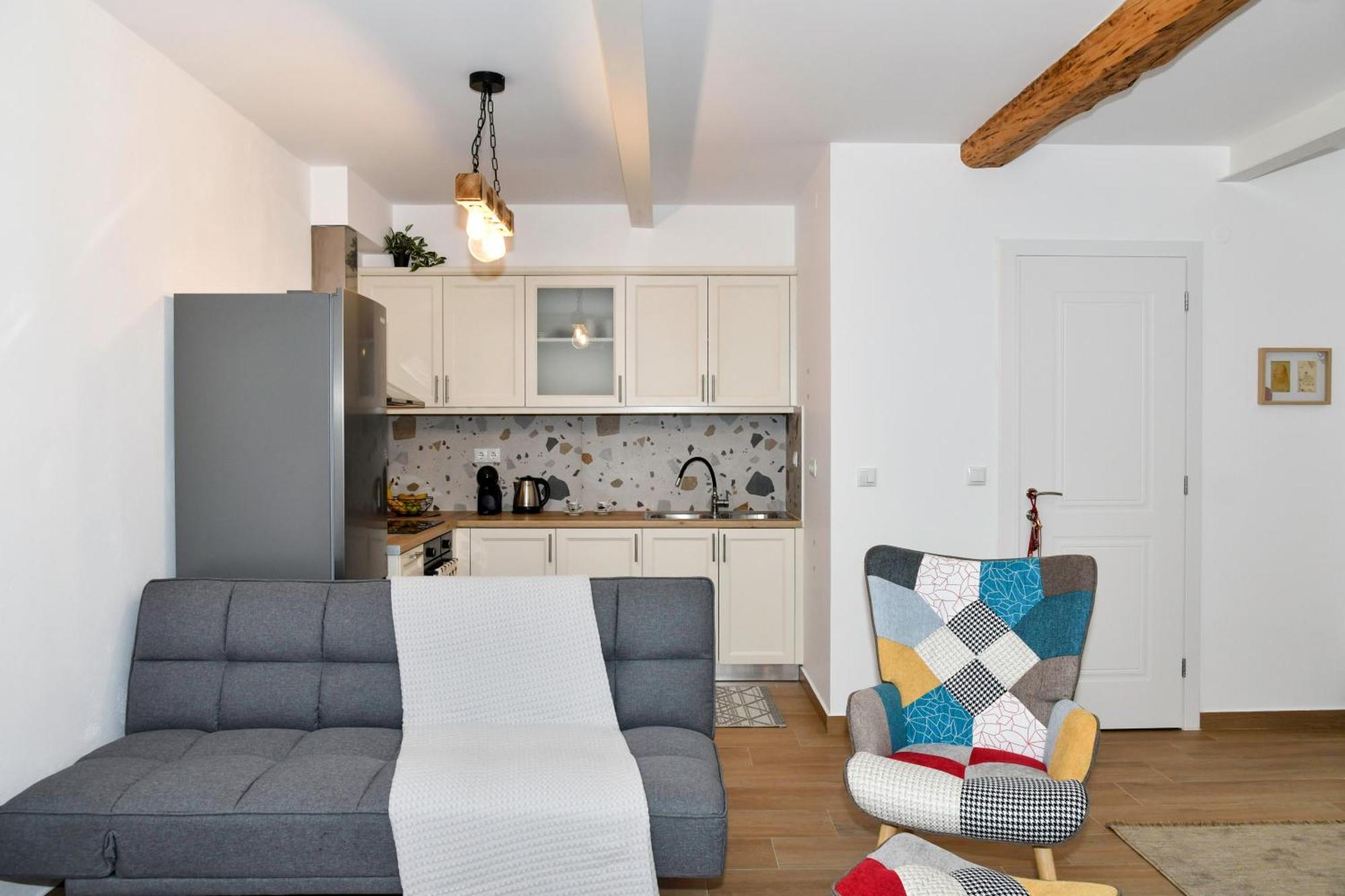 Captain Theo'S Modern Apartment Maria Lefkímmi Eksteriør billede