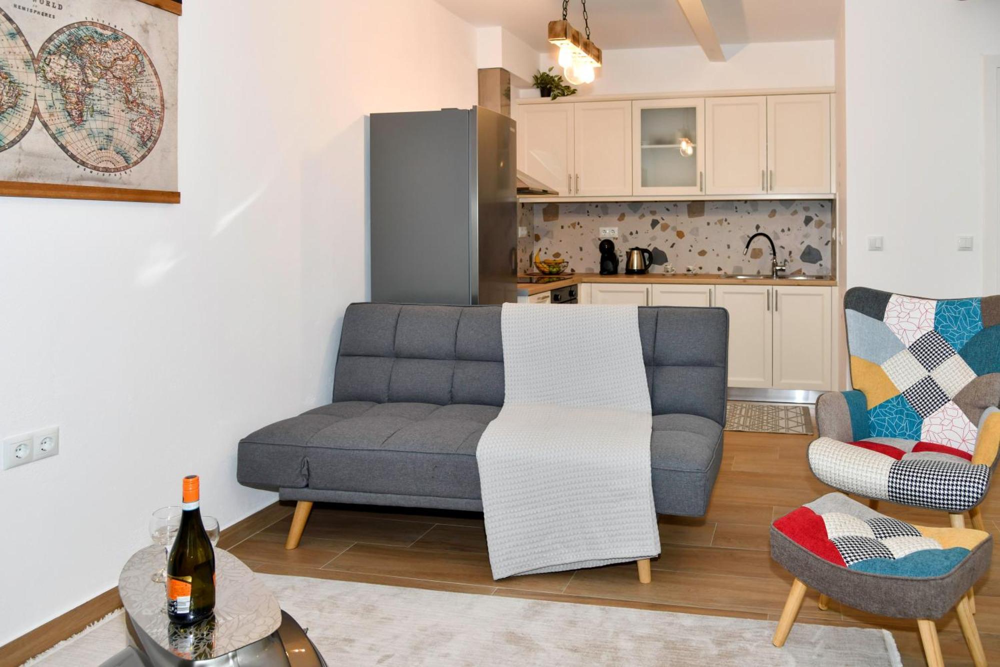 Captain Theo'S Modern Apartment Maria Lefkímmi Eksteriør billede